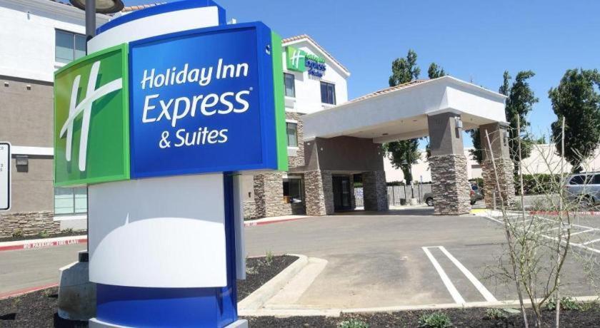Holiday Inn Express & Suites Brentwood Kültér fotó